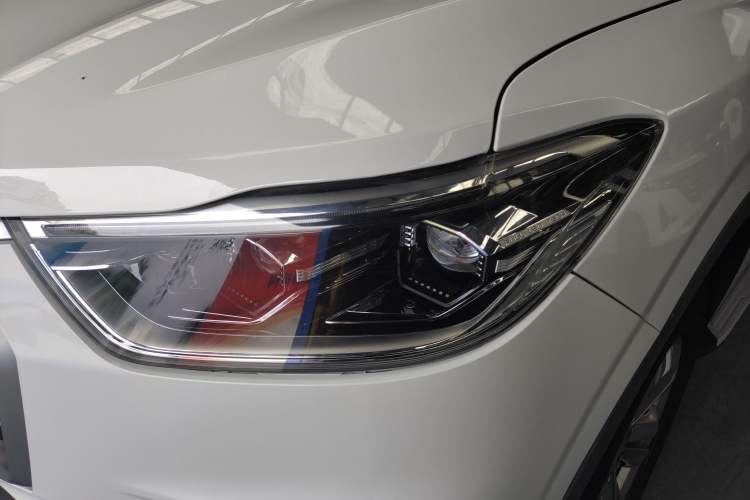 Used SAIC MAXUS D90 2017 2.0T Automatic All-Wheel Drive Sirius Left Front Headlight
