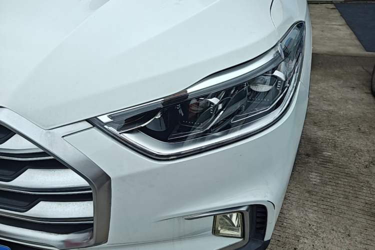 Used SAIC MAXUS D90 2017 2.0T Automatic Two-Wheel Drive - Uranus Left Front Headlight