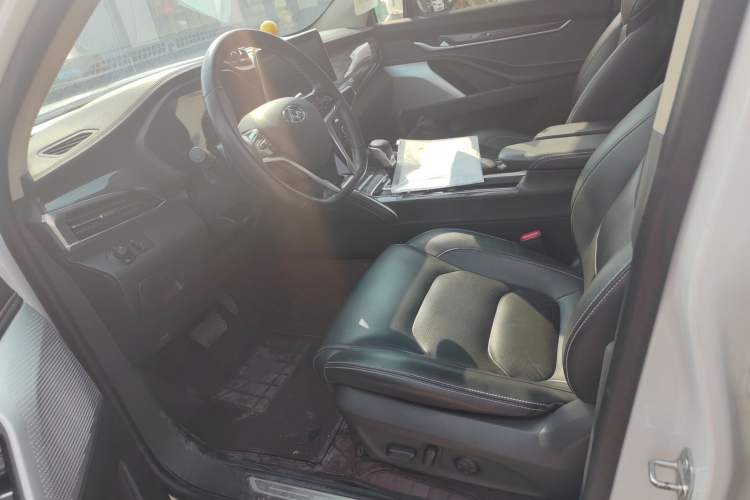 Used SAIC MAXUS D90 2017 2.0T Automatic Two-Wheel Drive - Uranus Left Front Seat