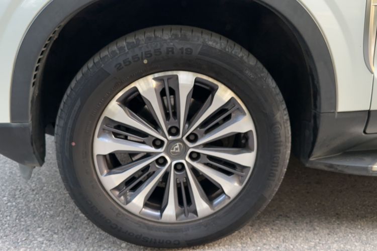 Used SAIC MAXUS D90 2017 2.0T Automatic Two-Wheel Drive - Uranus Left Front Wheel Hub