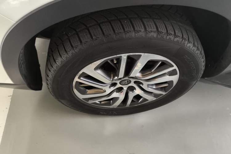 Used SAIC MAXUS D90 2017 2.0T Automatic Two-Wheel Drive Mercury Left Front Wheel Hub