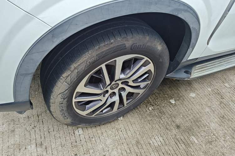 Used SAIC MAXUS D90 2017 2.0T Automatic Two-Wheel Drive - Uranus Left Front Wheel Hub