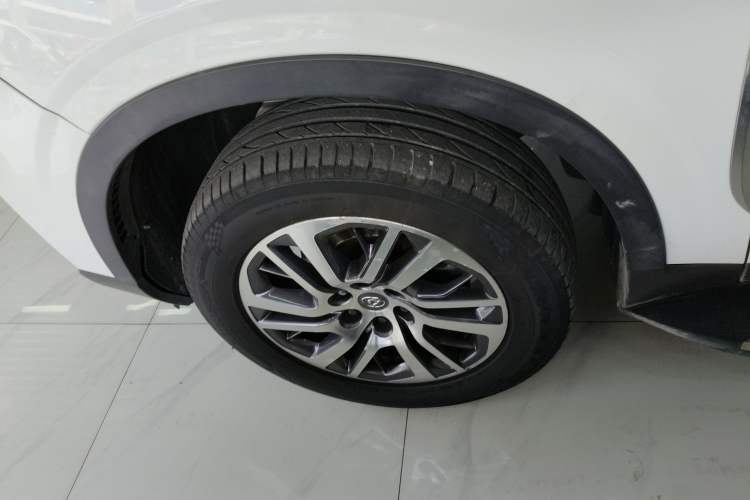 Used SAIC MAXUS D90 2017 2.0T Automatic Two-Wheel Drive - Uranus Left Front Wheel Hub