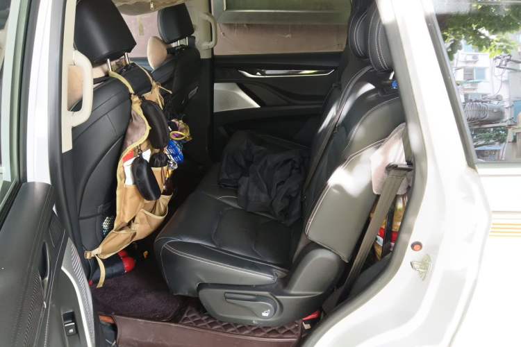 Used SAIC MAXUS D90 2017 2.0T Automatic All-Wheel Drive Sirius Left Rear Seat
