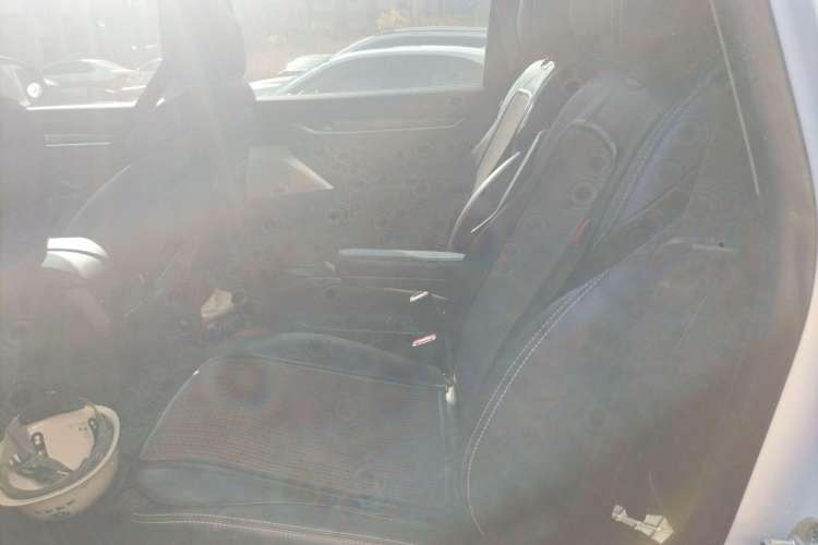 Used SAIC MAXUS D90 2017 2.0T Automatic All-Wheel Drive Sirius Left Rear Seat