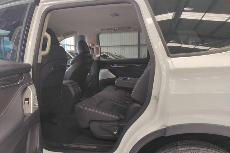 Used SAIC MAXUS D90 2017 2.0T Automatic All-Wheel Drive Sirius Left Rear Seat