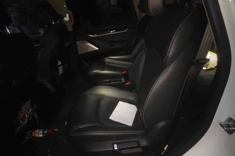 Used SAIC MAXUS D90 2017 2.0T Automatic All-Wheel Drive Sirius Left Rear Seat