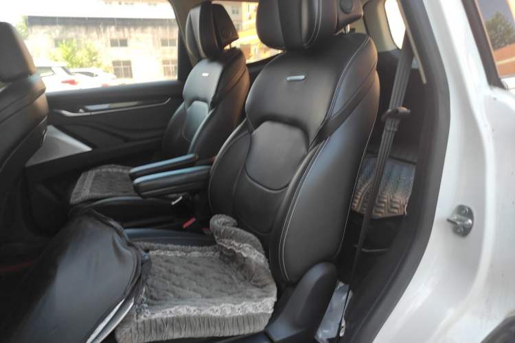 Used SAIC MAXUS D90 2017 2.0T Automatic All-Wheel Drive Sirius Left Rear Seat