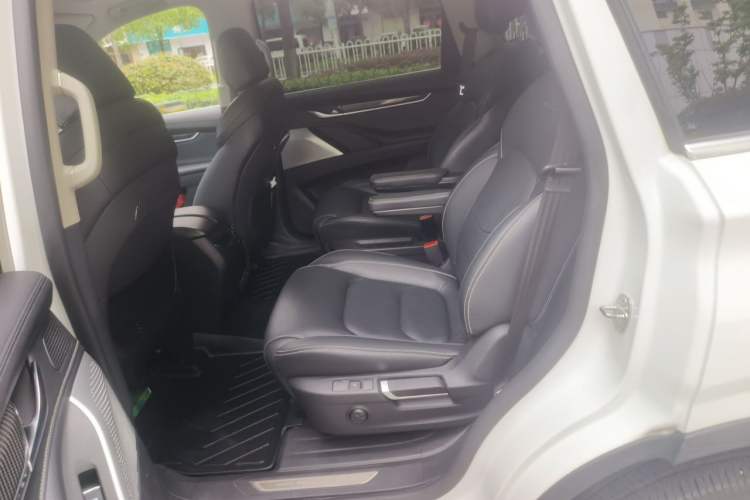 Used SAIC MAXUS D90 2017 2.0T Automatic All-Wheel Drive Sirius Left Rear Seat
