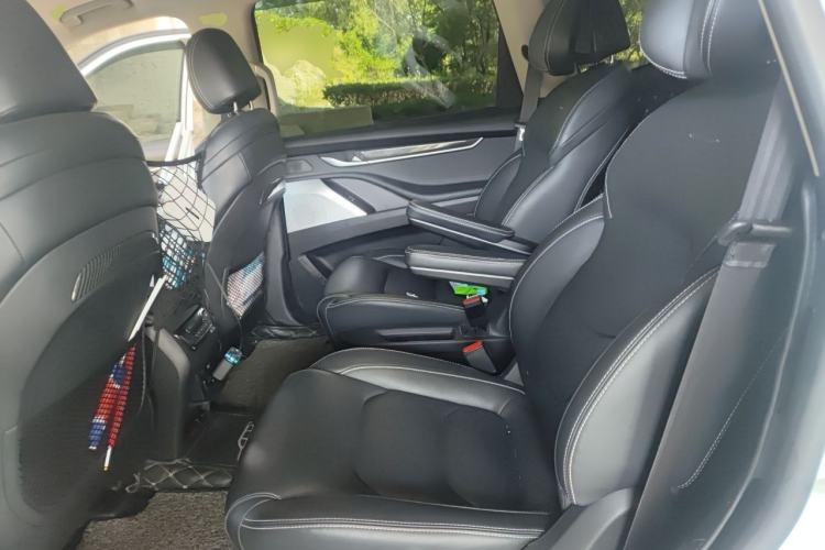 Used SAIC MAXUS D90 2017 2.0T Automatic All-Wheel Drive Sirius Left Rear Seat