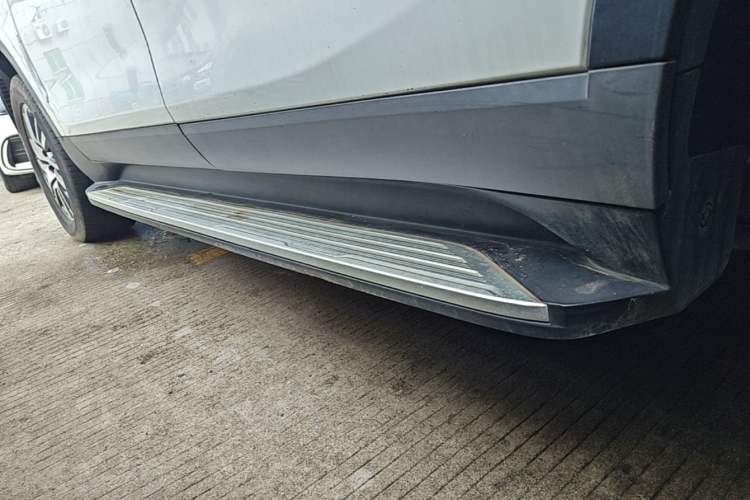 Used SAIC MAXUS D90 2017 2.0T Automatic Two-Wheel Drive - Uranus Left Side Sill