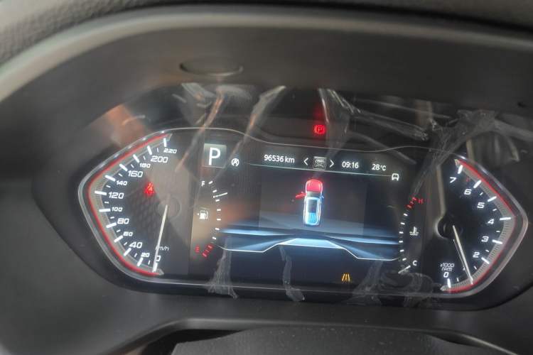 Used SAIC MAXUS D90 2017 2.0T Automatic All-Wheel Drive Polaris Odometer Close Up