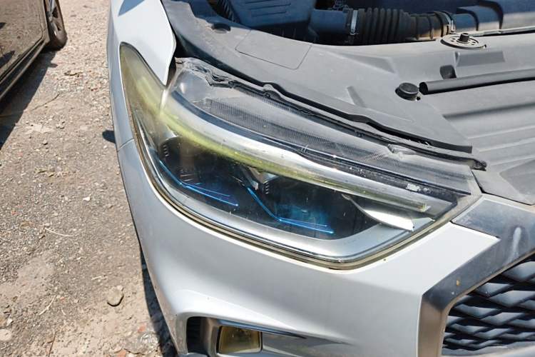 Used SAIC MAXUS D90 2017 2.0T Automatic All-Wheel Drive Sirius Right Front Headlight