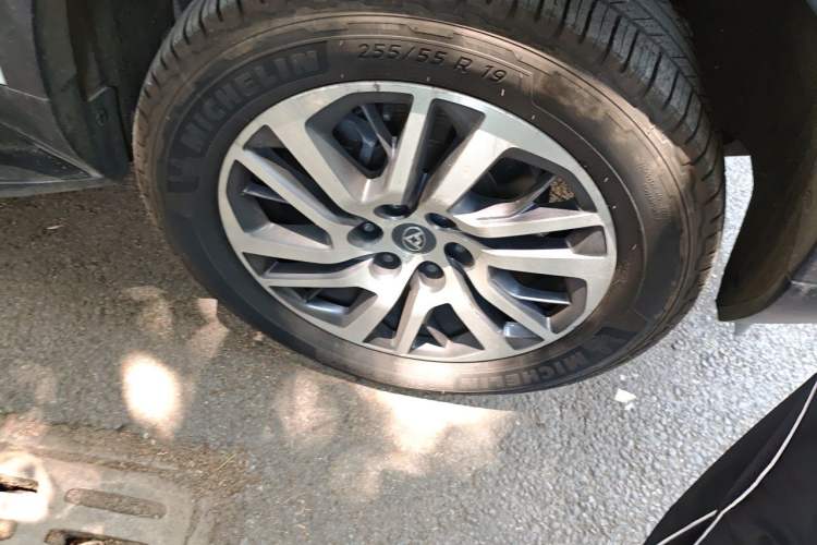 Used SAIC MAXUS D90 2017 2.0T Automatic Two-Wheel Drive - Uranus Right Front Wheel Hub