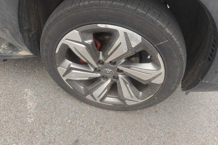 Used SAIC MAXUS D90 2017 2.0T Automatic All-Wheel Drive Polaris Right Front Wheel Hub