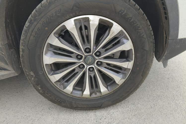 Used SAIC MAXUS D90 2017 2.0T Automatic All-Wheel Drive Sirius Right Front Wheel Hub