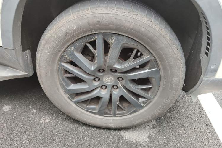Used SAIC MAXUS D90  Right Front Wheel Hub