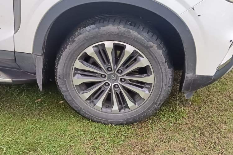 Used SAIC MAXUS D90 2017 2.0T Automatic Two-Wheel Drive - Uranus Right Front Wheel Hub