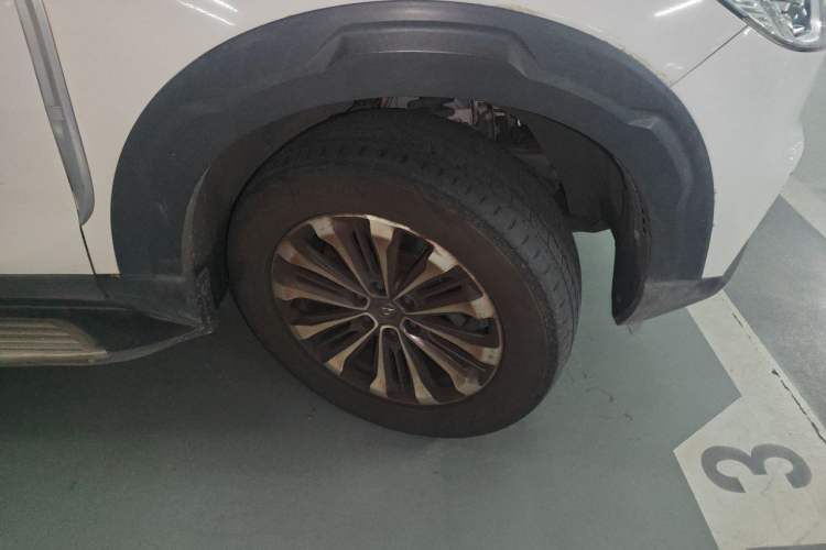 Used SAIC MAXUS D90 2017 2.0T Automatic All-Wheel Drive Sirius Right Front Wheel Hub