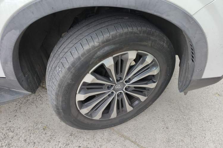 Used SAIC MAXUS D90 2017 2.0T Automatic Two-Wheel Drive - Uranus Right Front Wheel Hub