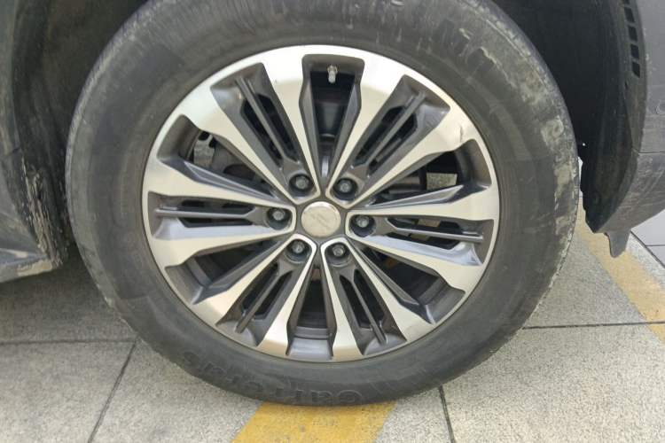 Used SAIC MAXUS D90 2017 2.0T Automatic Two-Wheel Drive - Uranus Right Front Wheel Hub