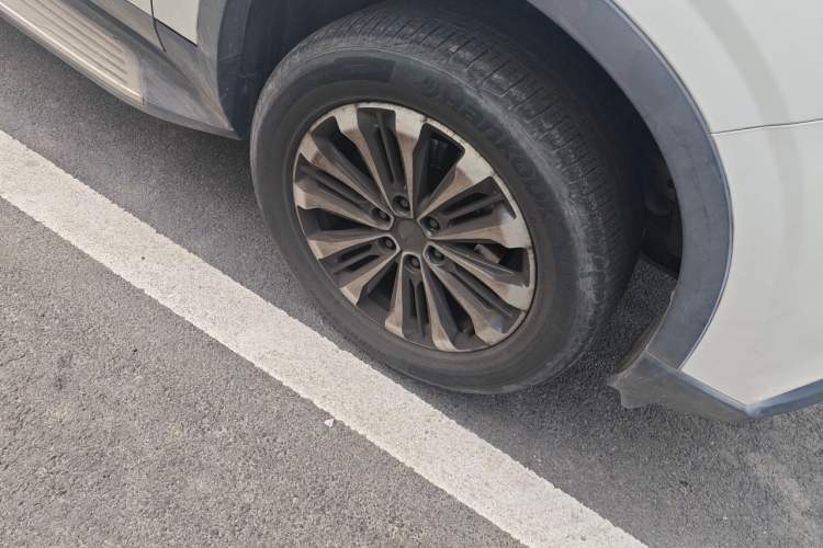 Used SAIC MAXUS D90 2017 2.0T Automatic Two-Wheel Drive - Uranus Right Front Wheel Hub