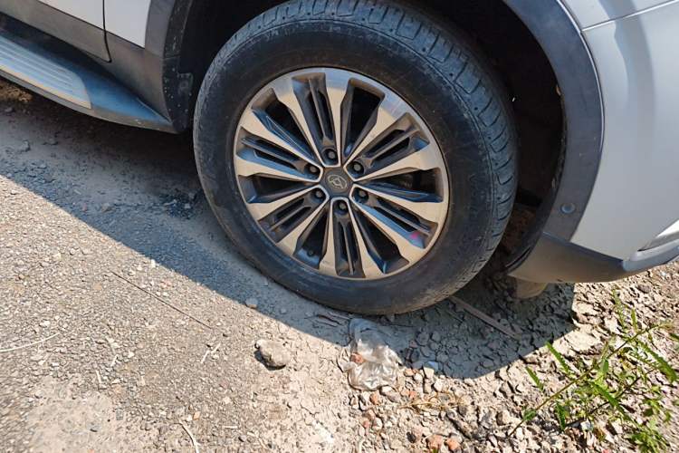 Used SAIC MAXUS D90 2017 2.0T Automatic All-Wheel Drive Sirius Right Front Wheel Hub