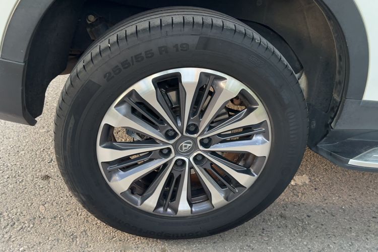 Used SAIC MAXUS D90 2017 2.0T Automatic Two-Wheel Drive - Uranus Right Rear Wheel Hub