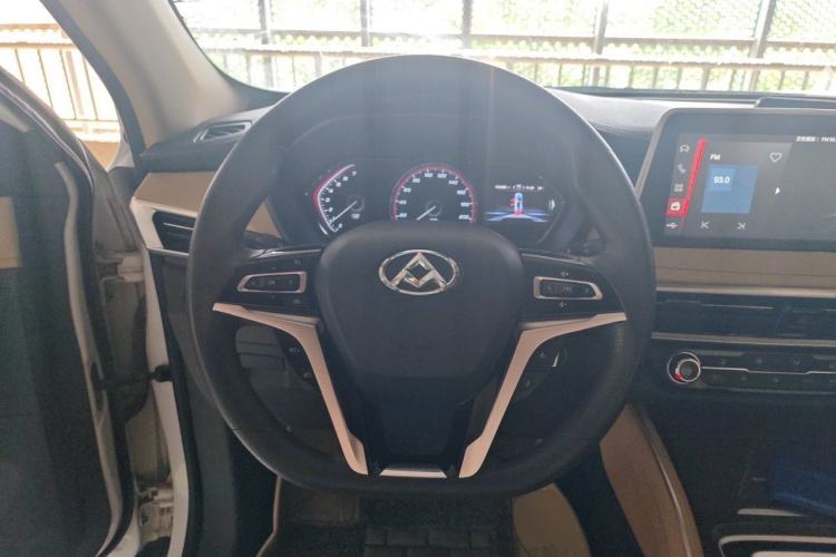 Used SAIC MAXUS D90 2017 2.0T Manual Two-Wheel Drive Mars Base Edition Steering Wheel