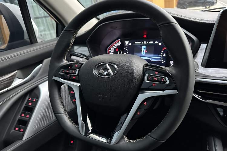 Used SAIC MAXUS D90 2017 2.0T Automatic All-Wheel Drive Sirius Steering Wheel