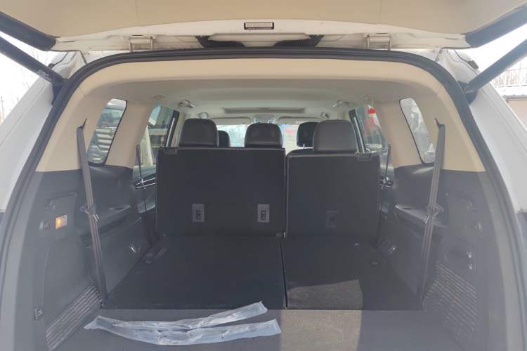 Used SAIC MAXUS D90 2017 2.0T Automatic Two-Wheel Drive - Uranus Trunk