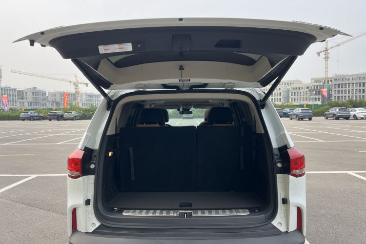 Used SAIC MAXUS D90  Trunk