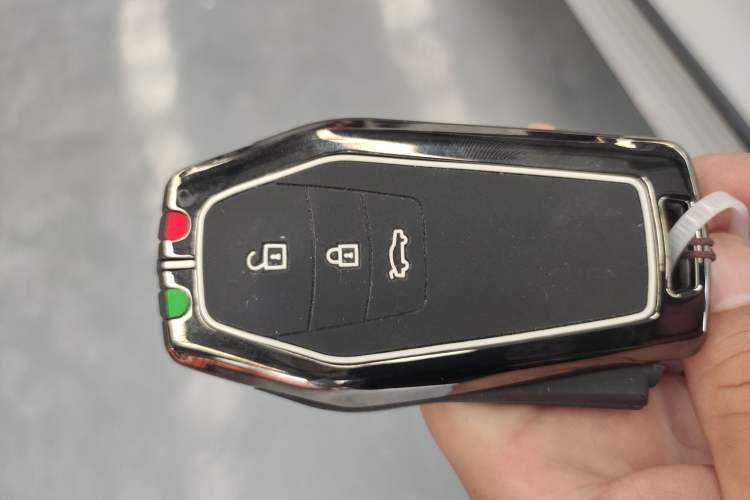 Used SAIC MAXUS D90 2017 2.0T Automatic All-Wheel Drive Sirius Vehicle Key