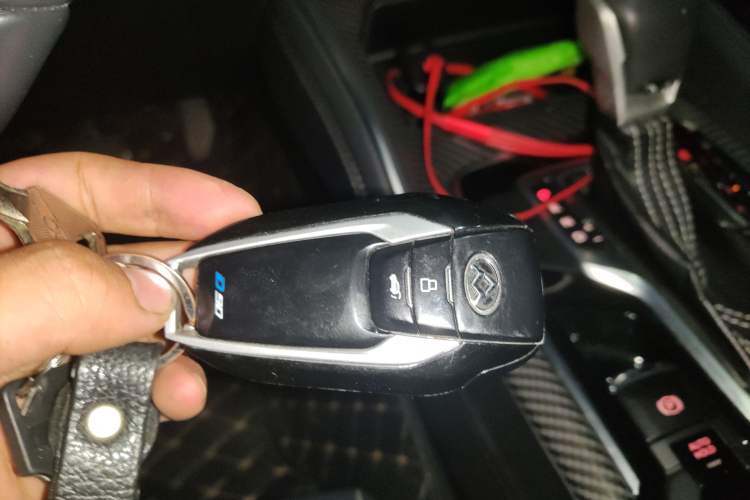 Used SAIC MAXUS D90 2017 2.0T Automatic Two-Wheel Drive - Uranus Vehicle Key