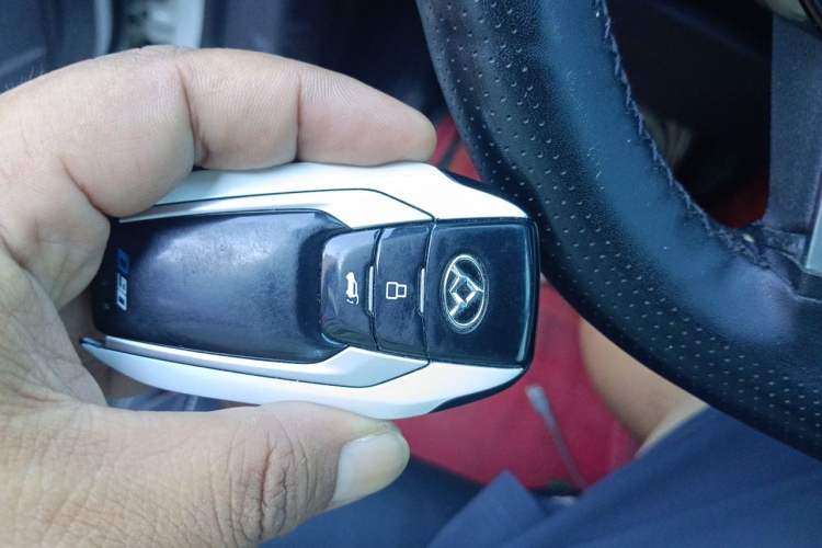 Used SAIC MAXUS D90 2017 2.0T Automatic Two-Wheel Drive - Uranus Vehicle Key