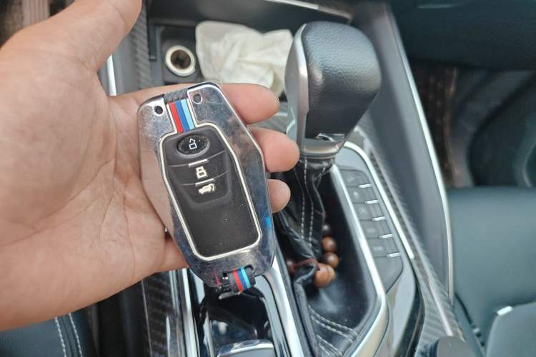 Used SAIC MAXUS D90 2017 2.0T Automatic Two-Wheel Drive - Uranus Vehicle Key