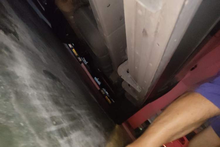 Used SAIC MAXUS D90  Chassis Front Left