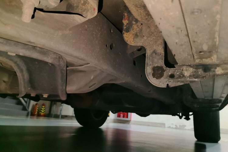 Used SAIC MAXUS D90 2017 2.0T Automatic Two-Wheel Drive - Uranus Chassis Front Left