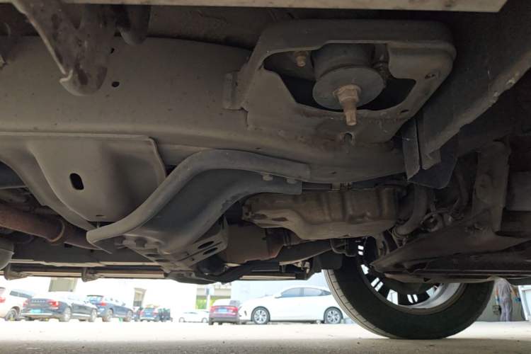 Used SAIC MAXUS D90 2017 2.0T Automatic Two-Wheel Drive - Uranus Chassis Front Right