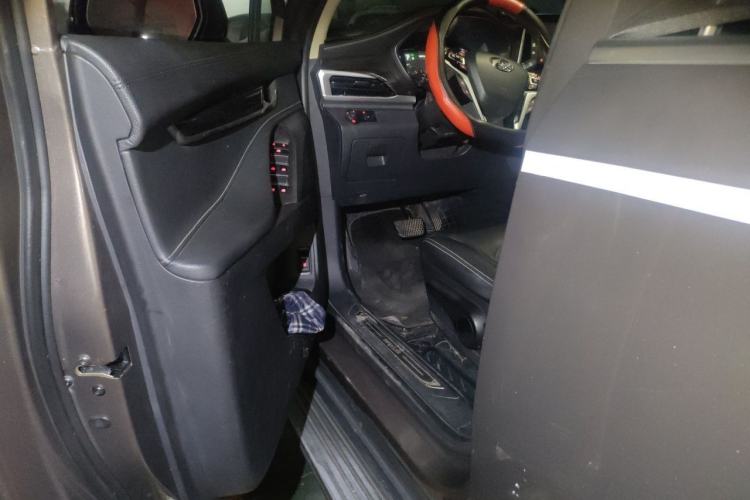Used SAIC MAXUS D90  Driver Seat