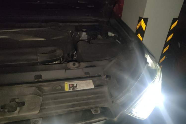 Used SAIC MAXUS D90  Engine Bay Left
