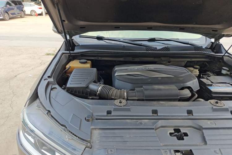 Used SAIC MAXUS D90 2017 2.0T Automatic Two-Wheel Drive - Uranus Engine Bay Right