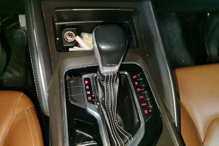 Used SAIC MAXUS D90 2017 2.0T Automatic Two-Wheel Drive - Uranus Gear Lever