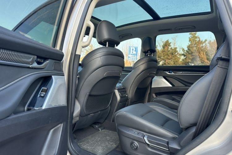 Used SAIC MAXUS D90 2017 2.0T Automatic Two-Wheel Drive - Uranus Interior 2