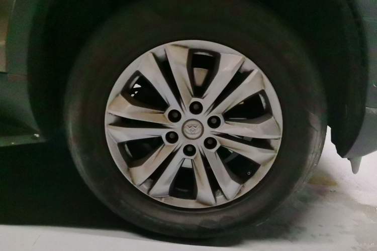 Used SAIC MAXUS D90 2017 2.0T Automatic Two-Wheel Drive - Uranus Right Front Wheel Hub