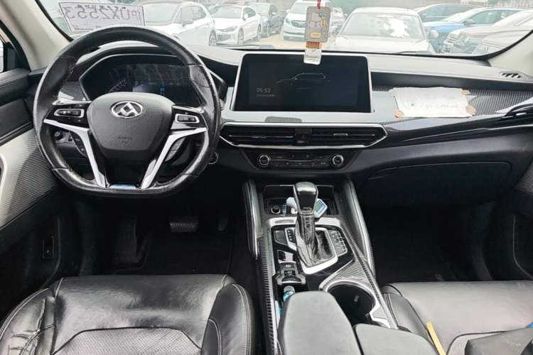 Used SAIC MAXUS D90  Center Console
