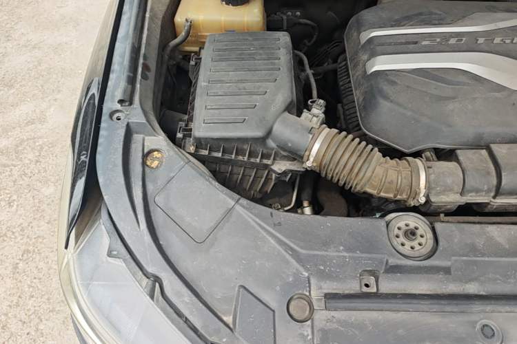 Used SAIC MAXUS D90  Engine Bay Right