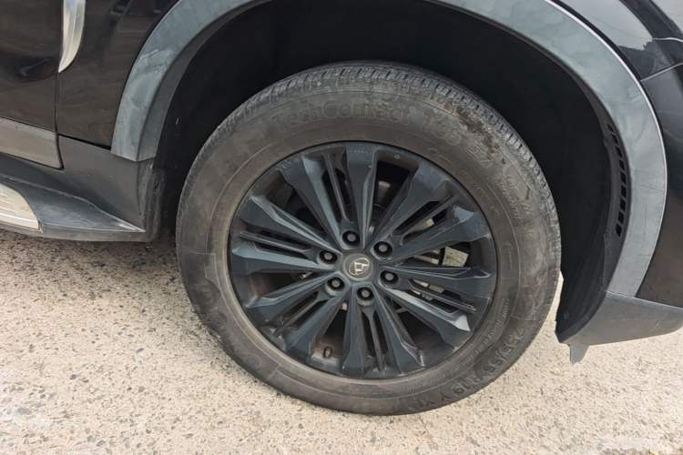 Used SAIC MAXUS D90  Right Front Wheel Hub