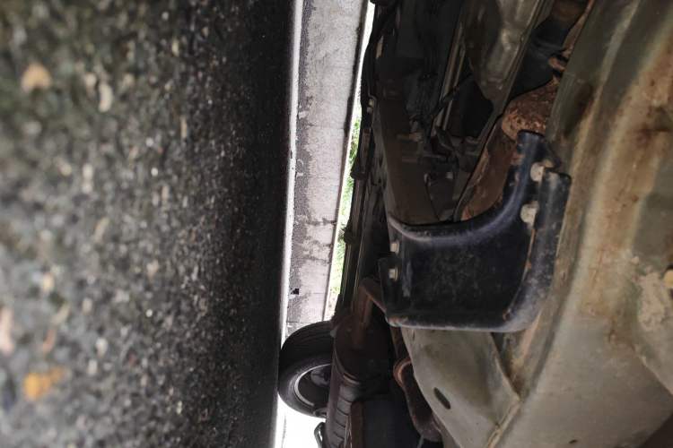 Used SAIC MAXUS D90  Chassis Front Left