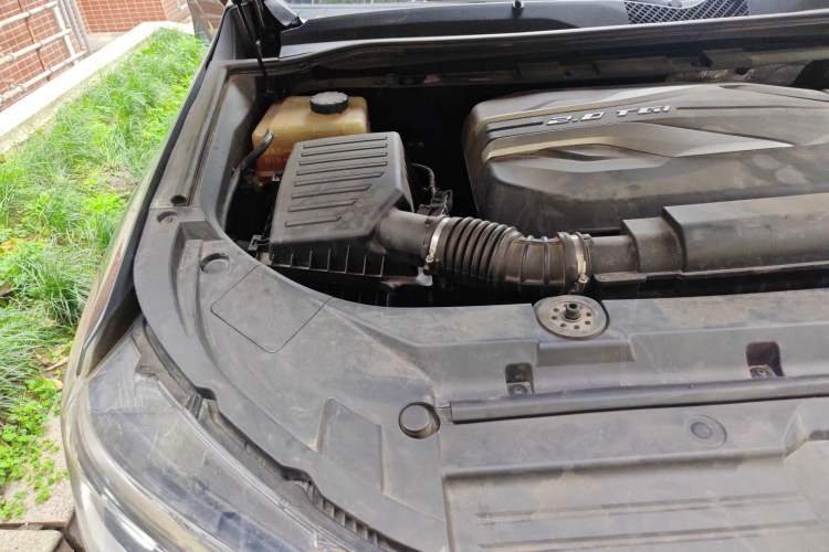 Used SAIC MAXUS D90  Engine Bay Right
